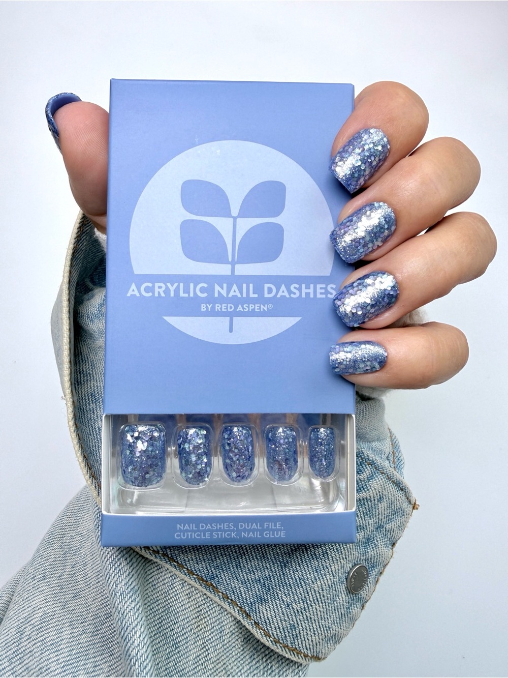 Hypnotic Hayden Sparkling Blue Press-On Nail Dashes